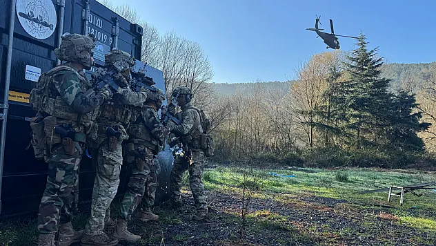 Türkiye–Pakistan Askerî İş Birliği Güçleniyor: Ayyıldız-2025 Tatbikatı Tamamlandı