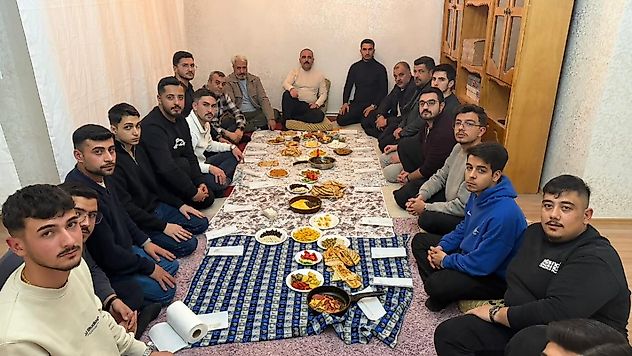 Ülkü Ocakları Malatya İl Başkanı Turgay Şengönül Sahuru Üniversiteli Gençlerle Yaptı