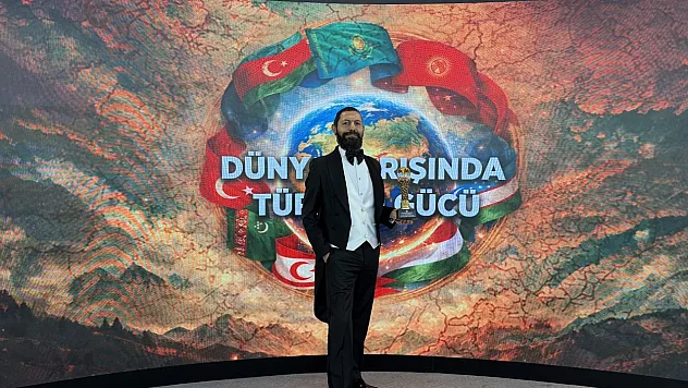 Uluslararası Barış Ödüllü Yazar Akif Manaf'a Yeni Ödül