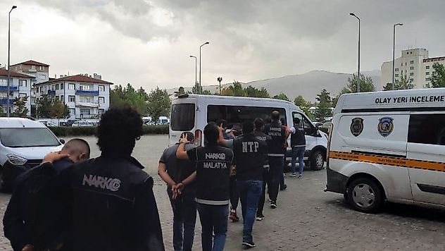 Uyuşturucuya 5 Tutuklama