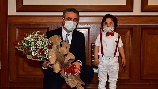 Vali Baruş'un Koltuğu Küçük Vali Elif'e Emanet