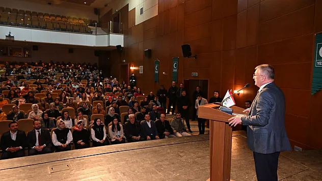 Vali Ersin Yazıcı 'Bağımlılıkla Mücadelede Öğretmenlerimizin Rolü' Konulu Programa Katıldı