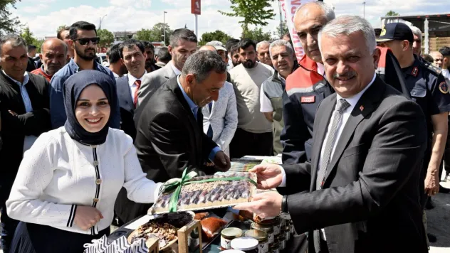 Vali Ersin Yazıcı 'Dünya Çiftçiler Günü'nde' Tohum, Fide ve Alet, Ekipman Dağıtım Törenine Katıldı