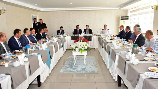 Vali Hulusi Şahin Gaziler Günü Münasebetiyle Gaziler Onuruna Verilen Kahvaltı Programına Katıldı