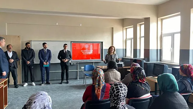 Vali Hulusi Şahin'in Eşi Malatya Gönül Elçileri Temsilcisi Ebru Şahin'den Köy Okullarına Ziyaret