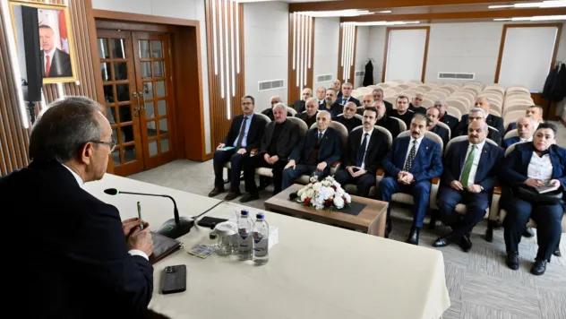 Vali Seddar Yavuz Esnaf Odaları İstişare Toplantısı'na Katıldı