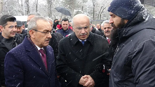 Vali Yavuz: Depremin yaralarını sarmak için herkes kararlılıkla çalışıyor
