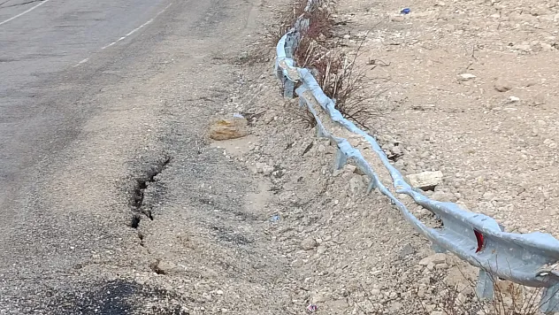 Yağışlar Sonrası Karayolunda Tehlike Büyüyor