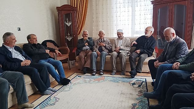 Yaşlılara Vefa Örneği: Cami Cemaatinden Fevzi Özbey'e Moral Ziyareti