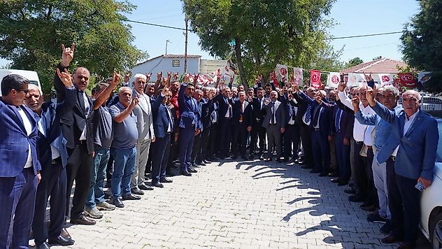 Yazıhan'da MHP Kongresi: İlçe Başkanlığına Mehmet Özcan Yeniden Seçildi