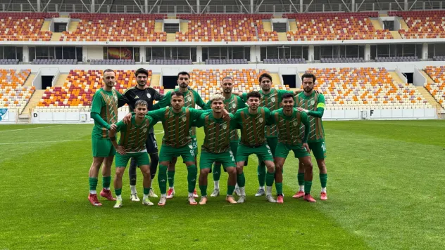 Yeni transfer Mehmet Güneş'in golüyle beraberliği yakalayan Yeşilyurtspor, ikinci yarıya puanla başladı.