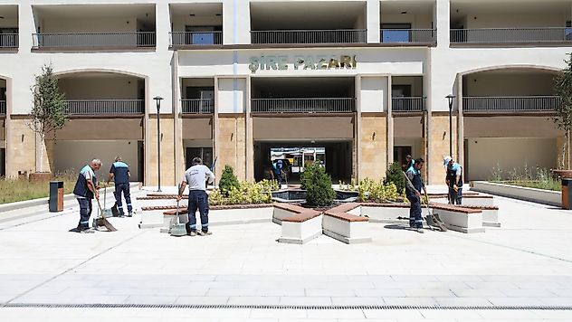 Yeniden Açılan Akpınar Çarşısı Temizlenerek Esnafa Hazırlandı