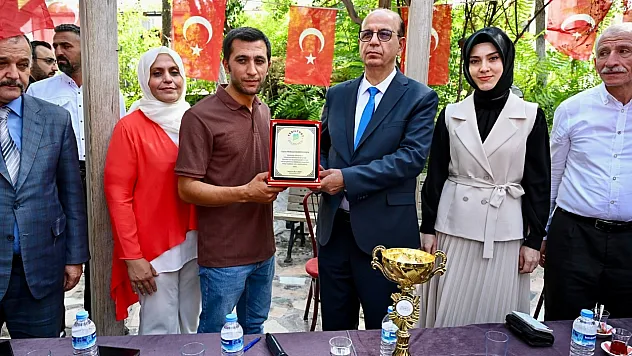 Yeşilyurt Belediye Başkanı Geçit'ten Şampiyon At ve Jokeye Teşekkür Ziyareti