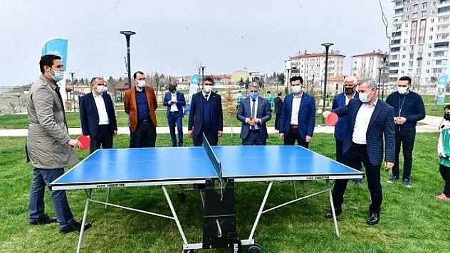 Yeşilyurt Belediyesi, 6 Nisan Dünya Masa Tenisi Günü Nedeniyle Millet Bahçesinde Etkinlik Düzenledi
