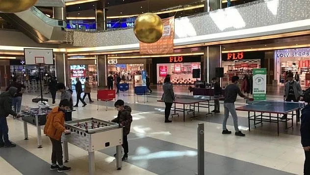 Yeşilyurt Belediyesi, 'Basketler Sizden Hediyeler Yeşilyurt Belediyesi'nden' Gençlik Oyunları Düzenliyor