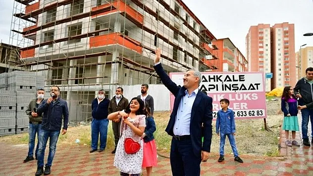 Yeşilyurt Belediyesi Bayram Coşkusunu Sokaklara Taşıdı