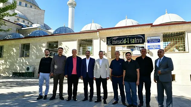 Yeşilyurt Belediyesi 'Cami Temizleme Ekipleri', İlçedeki 170 Camiyi Baştan Aşağıya Temizliyor