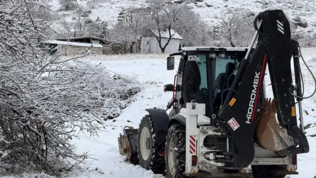 Yeşilyurt Belediyesi Kar Mesaisini 7/24 Sürdürüyor