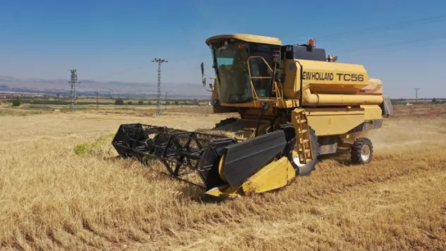 Yeşilyurt Belediyesi Tarımsal Üretim Ve Ar-Ge Sahasında Arpa Üretimi Hız Kazandı