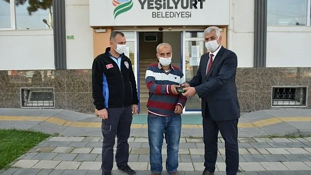 Yeşilyurt Belediyesi Zabıta Müdürlüğü Ekiplerinden Örnek Davranış