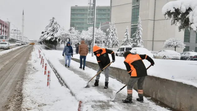 Yeşilyurt'ta 24 Saat Karla Mücadele!