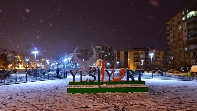 Yeşilyurt'ta Buzlanma Ve Dona Karşı Tuzlama Çalışmaları Devam Ediyor