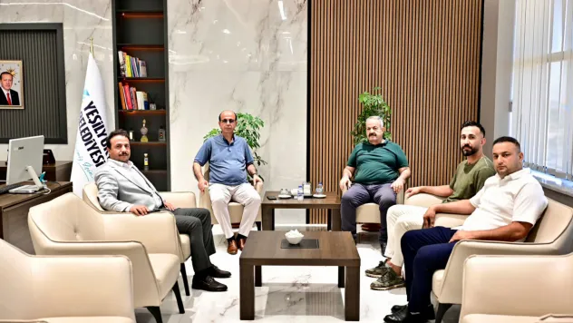 Yeşilyurt'ta Buzlar Eriyor: Başkan Geçit ve Başkan Çoban Omuz Omuza Yeni Sezona Hazır