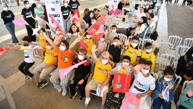 Yeşilyurt'ta Lösemili Çocuklar İçin 'En Faydalı Şenlik' Düzenlendi