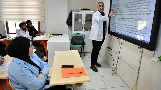 Yeşilyurt'ta Öğrencilere Ara Tatilde Ücretsiz LGS ve DYK Hazırlık Kursları!