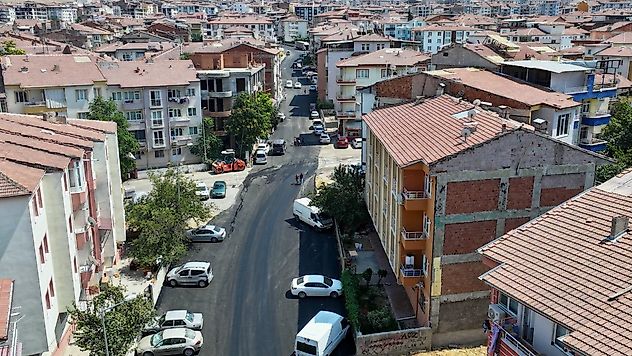 Yeşilyurt'ta Yol Seferberliği: Çukurdere ve Koyunoğlu'nda Asfalt Mesaisi