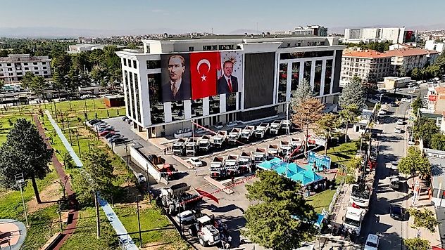 Yeşilyurt'un Hizmet Filosuna 31 Yeni İş Makinesi Katıldı
