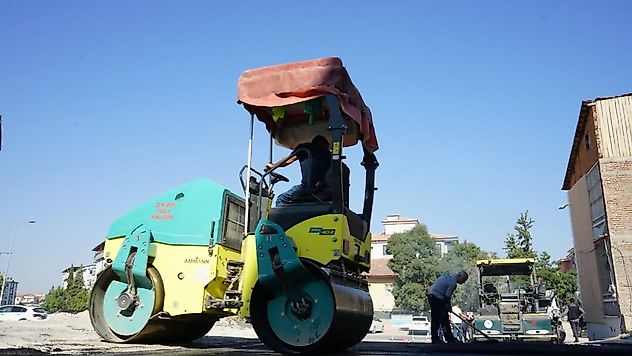 Yeşilyurt'un Ulaşım Ağı Güçleniyor: 650 Kilometre Yol Çalışması Tamamlandı