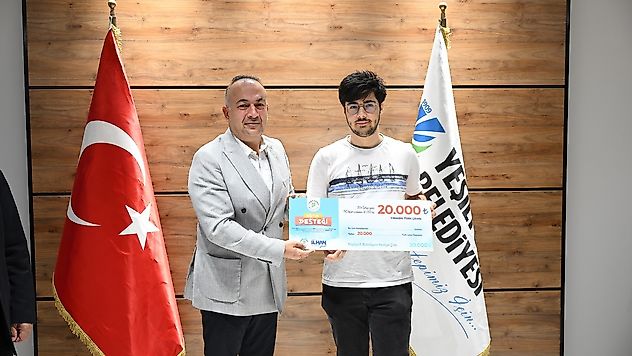 Yeşilyurt'un YKS Gururu 31 Öğrenci Ödüllendirildi