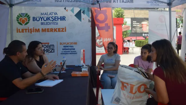 YKS Tercih Danışmanlık Çadırı Öğrencilerin Hizmetinde