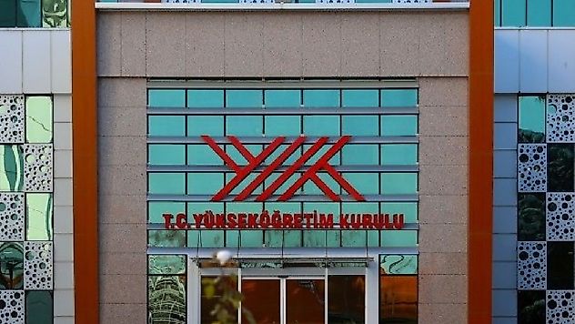 YÖK: Yeditepe'deki Mezuniyet Töreni Olayı İnceleniyor