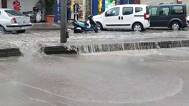 Yurt Genelinde Sağanak Alarmı: Sel ve Su Baskını Riski