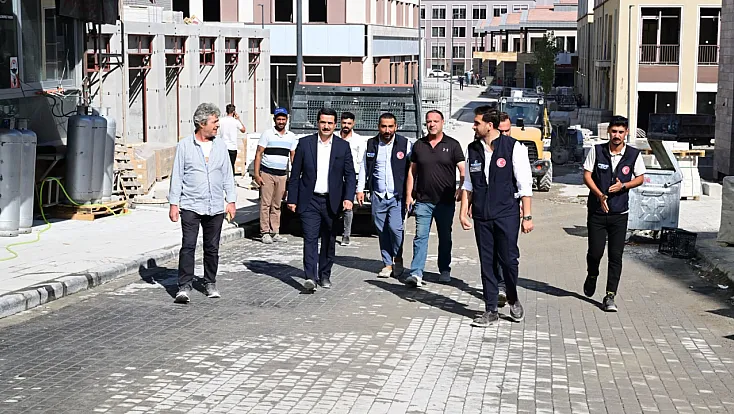 Başkan Taşkın’dan Şemsiye Sokak Müjdesi