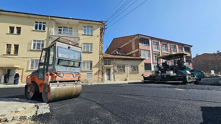 Battalgazi Belediyesi TOKİ Konutlarının Bağlantı Yollarını Asfaltladı