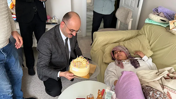 Depremde Bacağını Kaybetti, Hayata Tutundu: Ahsen Tapar’a Devlet Desteği