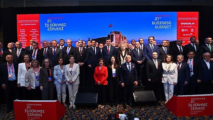 Elazığ’daki Zirvede Ekonomik Dayanıklılık ve Bölgesel Kalkınma Masaya Yatırıldı