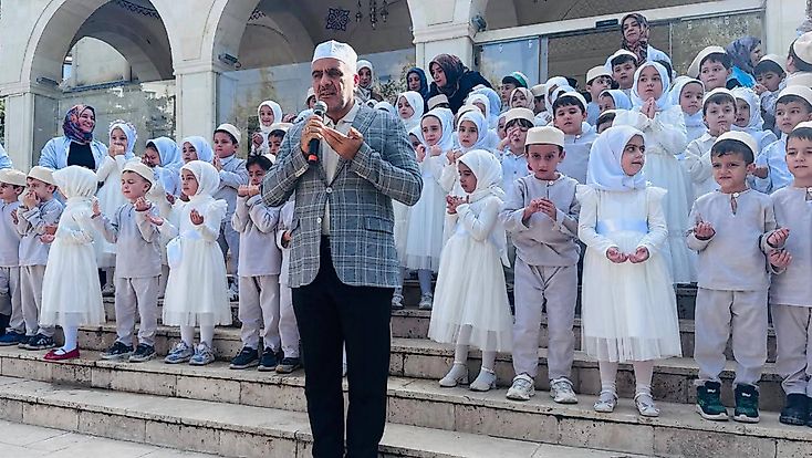 Malatya'da minik öğrenciler için Âmin Alayı ve Bed-i Besmele programı düzenlendi