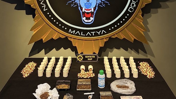 Malatya’da Sokak Satıcılarına Darbe! 10 Kişi Tutuklandı