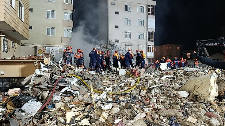 Maltepe’de Kısmi Bina Çökmesi: 2 Ölü, 3 Kayıp İçin Arama Çalışması