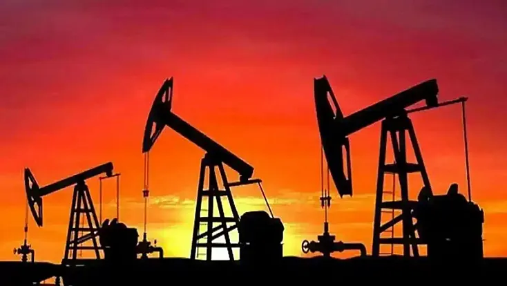 Petrol fiyatlarında düşüş: Brent 104,44 doları gördü
