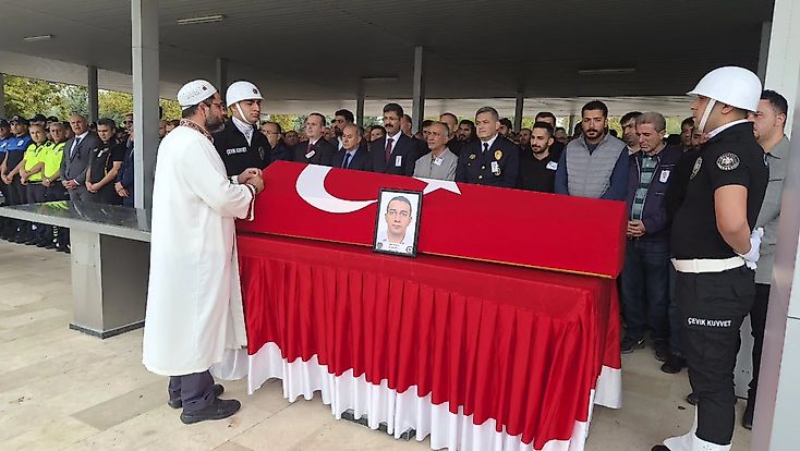 Polis memuru Orhan Gazi Yetiş son yolculuğuna uğurlandı