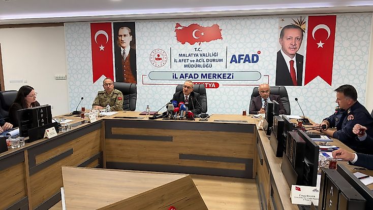 Vali Yavuz: 'Konteynerlerde Kalanların Sayısı 10 Binin Altına Düştü'