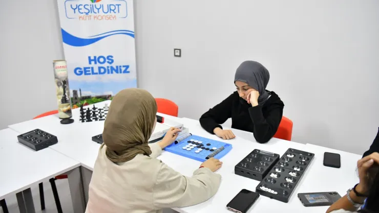 14-29 Yaş Arası Kız Öğrenciler Beydağı Gençlik Kampında Buluştu