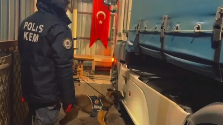 2 ilde uyuşturucu operasyonları: 447kilo madde ele geçirildi