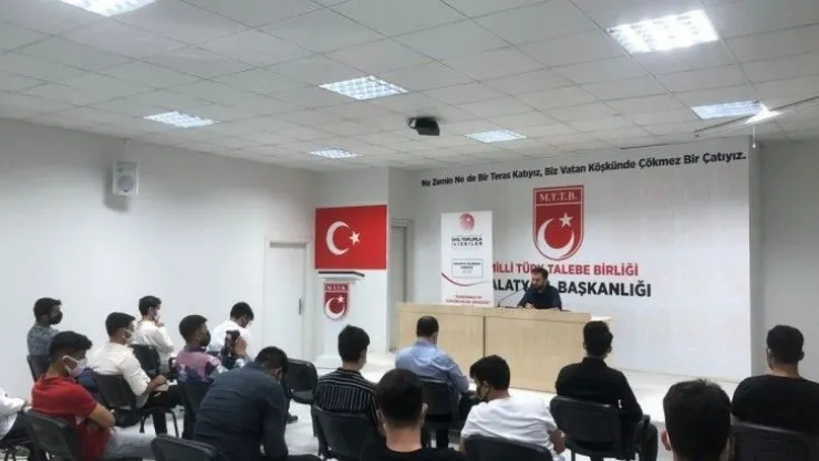 27 Nisan E-Muhtırası konulu söyleyişi