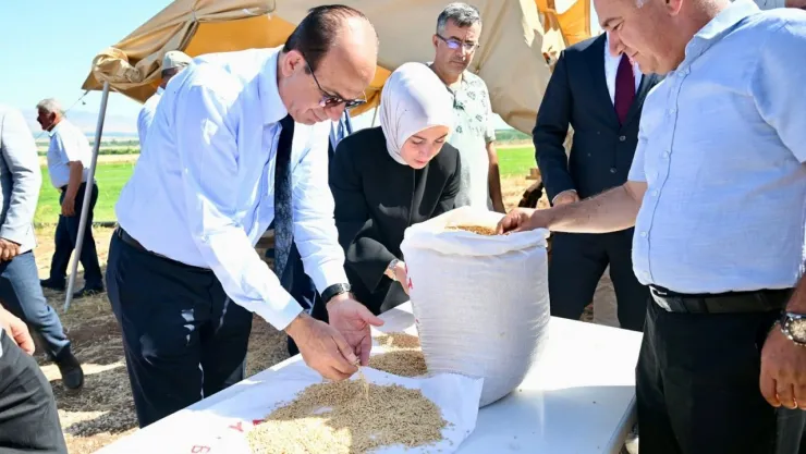 '40 Ton Arpayı Depremzede Çiftçilerimize Ücretsiz Dağıtacağız'